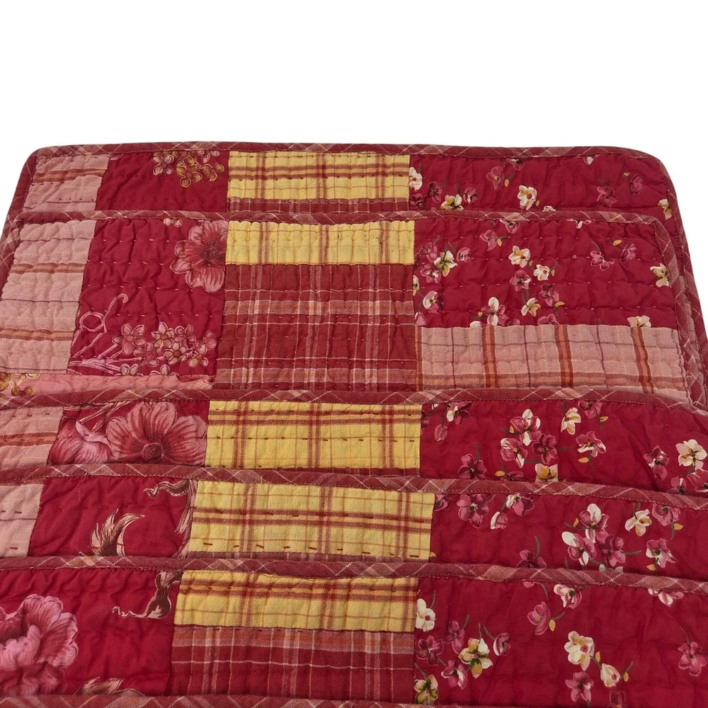 VTG Red Quilted Floral Patchwork Placemats Set of 6 Reversible Farmhouse Decor